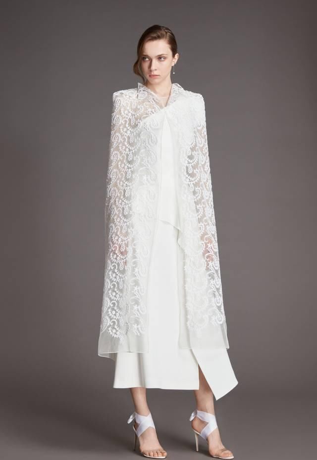  「婚纱」2021春夏婚纱系列报导：Roland Mouret打造日常也能穿的时髦婚服