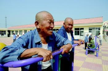 2019年养老金一次补缴15年需96511元，每月能领多少钱