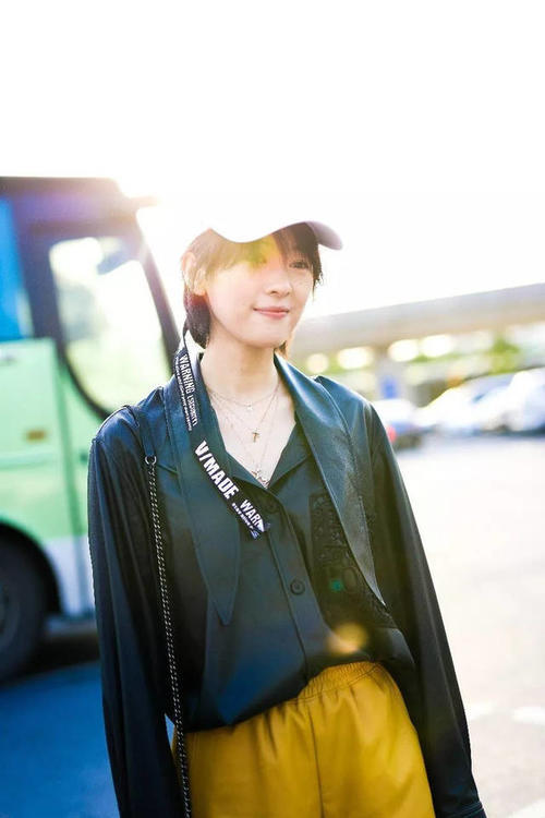 童瑶挑战素颜，眉眼之间，还真有几分章子怡的韵味！