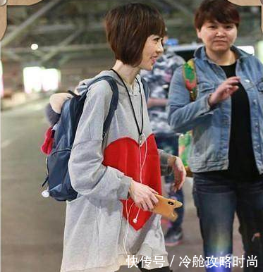 鲁豫身穿紧身裤现身机场的,网友惹争议:这腿型裤子真不好买!!