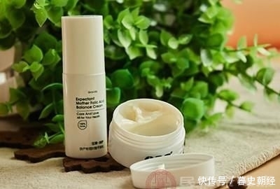 「皮肤」黑头怎么办 注重清洁能减轻这种问题