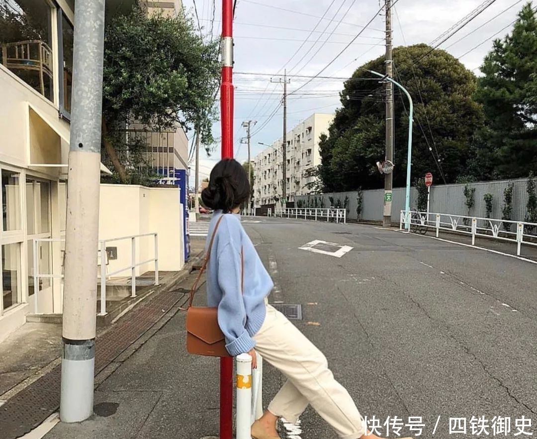  [与奶奶裤]别再穿阔腿裤了！2020最流行的“奶奶裤”才是真时髦！
