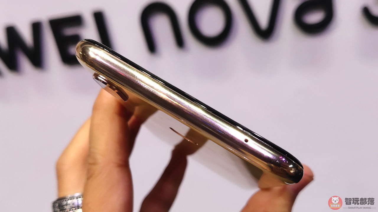华为nova 3樱草金上手体验图赏:轻盈纤薄的机