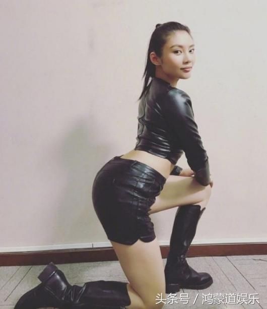余罪徐冬冬皮裤装，前凸后翘都是亮点！网友：身材真的是太赞了