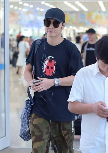 出轨风波后,洪欣一家3口首次现身,网友:想用行动破出轨传闻?