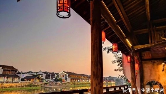 杭州名气最大的古镇，好评如潮，如今为何游客称体验感最差？