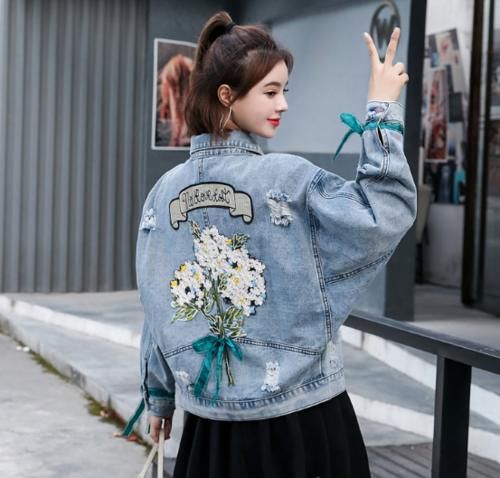  妹裙■建议大家：牛仔外套下面尽量别配裤子，试试“萌妹裙”，秒变校花！