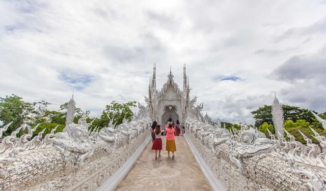 泰国世界排名第12的寺庙，没有僧侣不收香火钱，中国游客量排第一