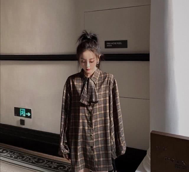  样式：不挑人的春季小清新穿搭，穿出小女人的姿态，时尚精致又养眼