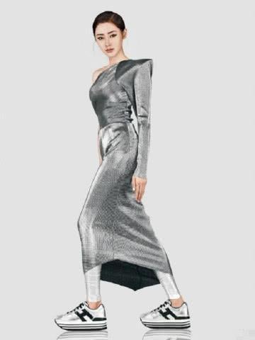 张天爱写真科幻大片曝光，一身金属光泽造型，网友：这是什么操作