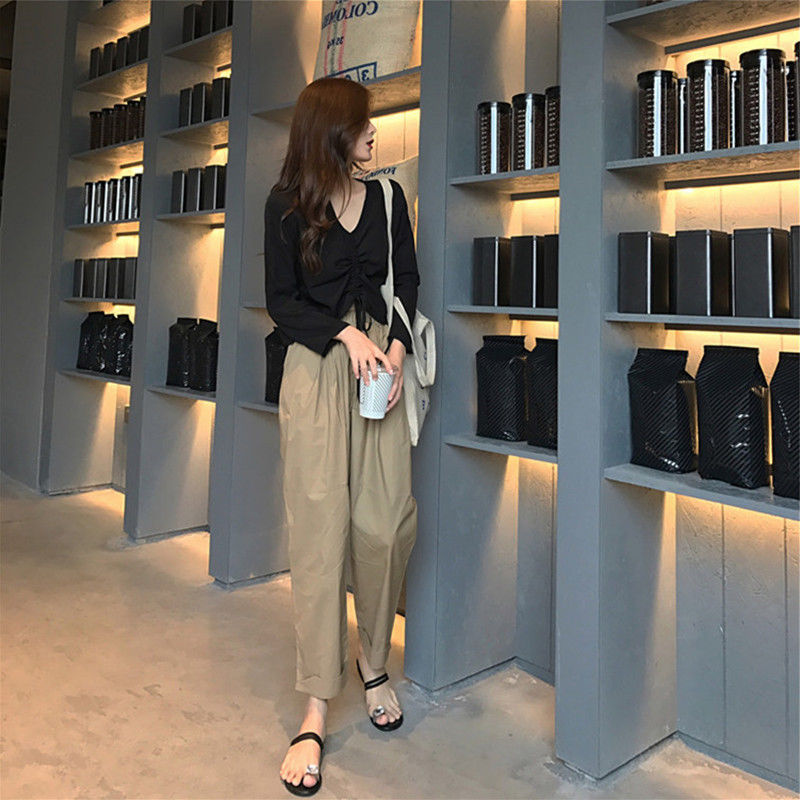 身材微胖的小姨太会打扮，专挑这，小香风套装，美得我一愣一愣的