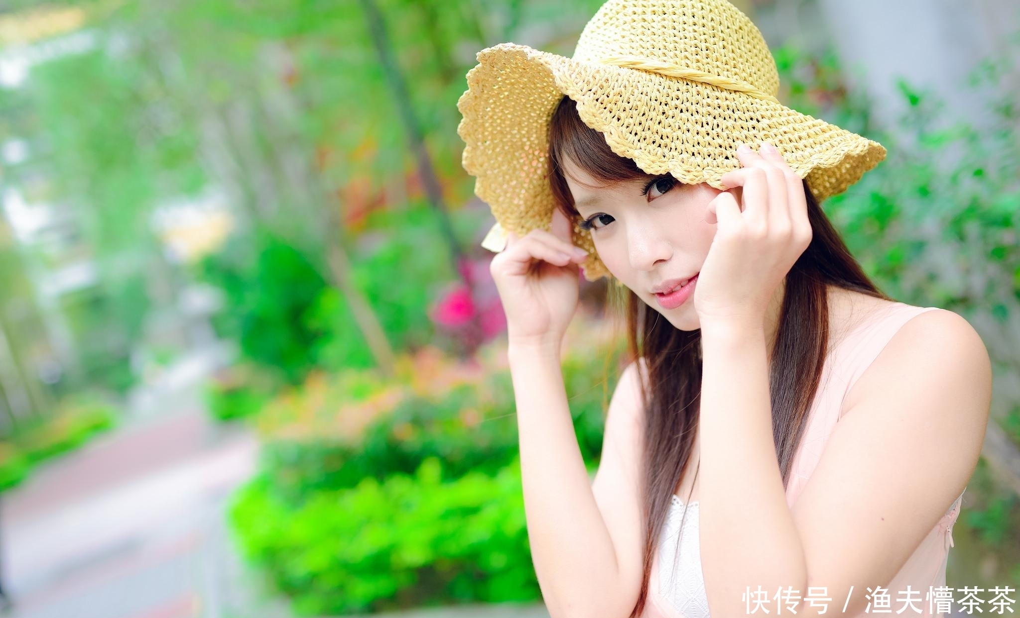  #写真#时尚穿搭推荐：时尚美女唯美写真，青春、靓丽，简直美爆了