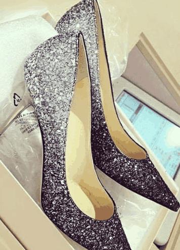 穿衣服没有女人味? 你缺的可能只是一双尖头细高跟鞋而已!