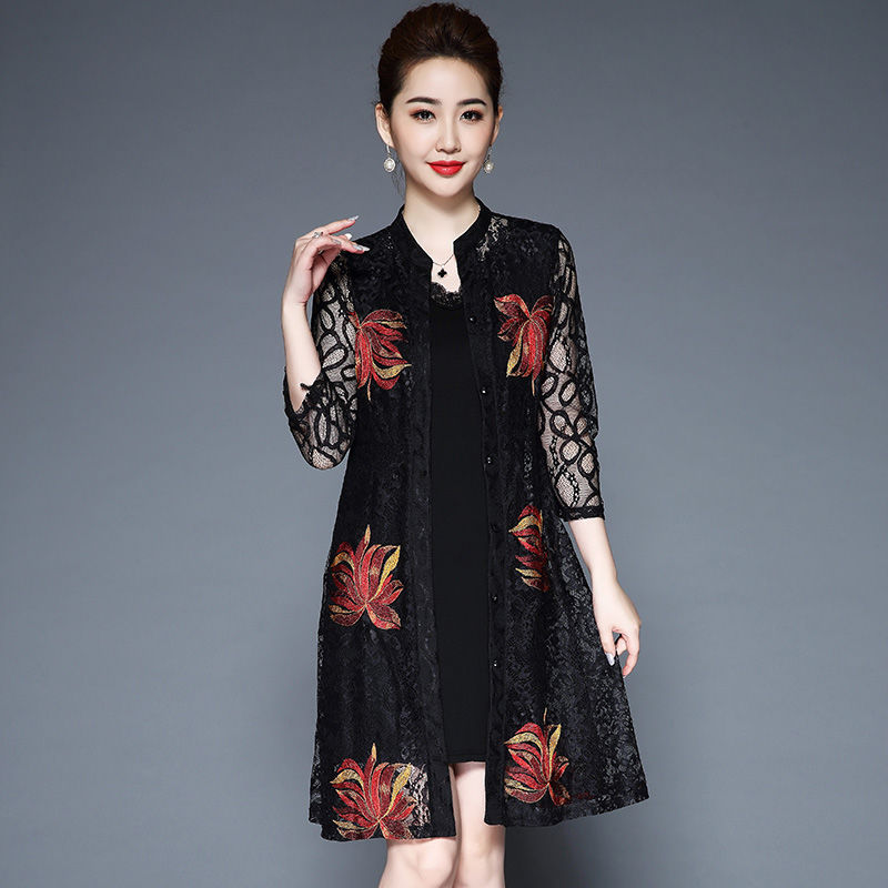 丰满的女人不正经?瞧瞧下面女人穿“蕾丝秋裙”，美嫩女人味十足