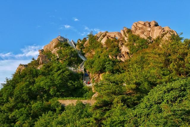 河南这个地方看日出绝对媲美泰山，云雾似天外之云，犹如人间仙境