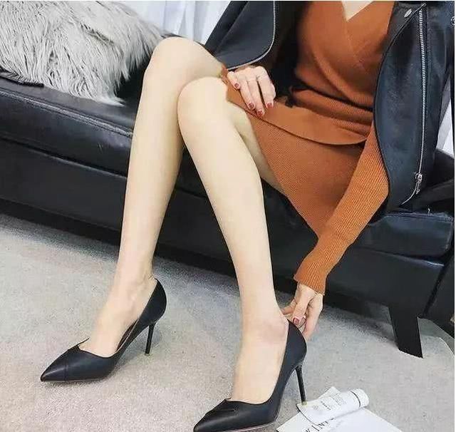 优雅时尚的高跟鞋,代表着女性性感和潮流气韵,倍显摩登潮气