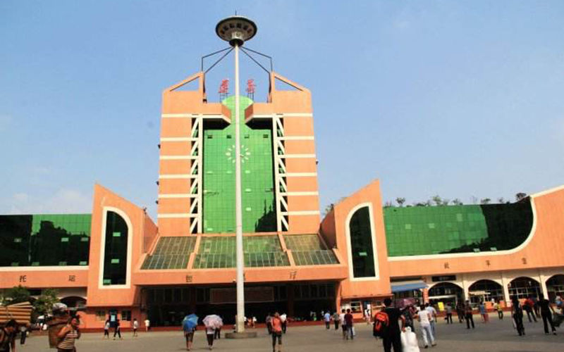 中国西南地区GDP最高的十个城市，第三名与第二名差了一万多亿!