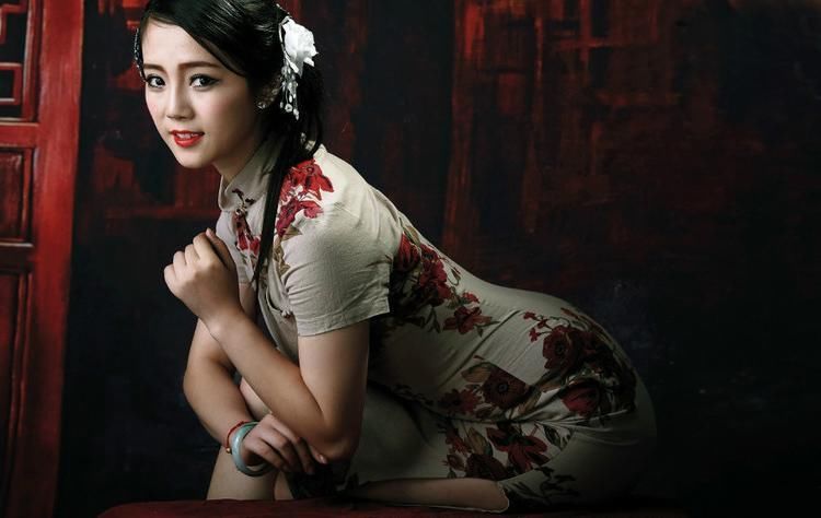 人像摄影：闺房娇花，清秀旗袍