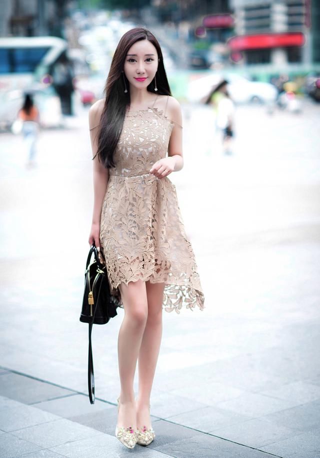 街拍,时尚街头,用镜头捕捉路人最潮流的穿搭,你觉得谁最时尚?