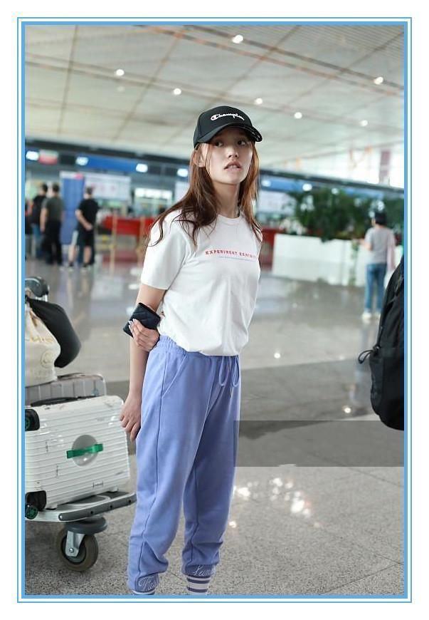 没杜鹃的气质真别穿束脚运动裤，否则像林允一样穿成睡裤就尴尬了