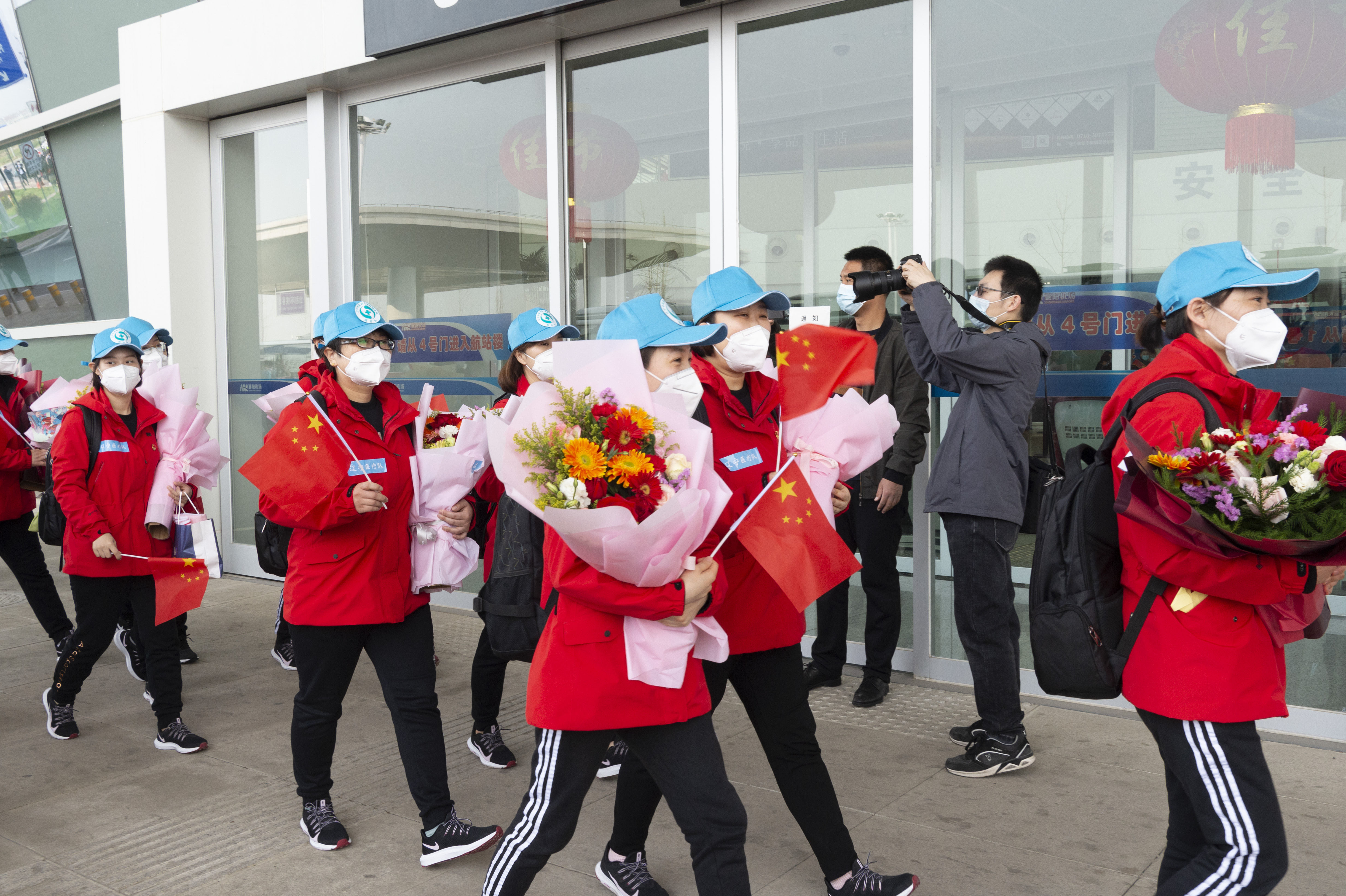  『返程』辽宁支援湖北襄阳医疗队返程