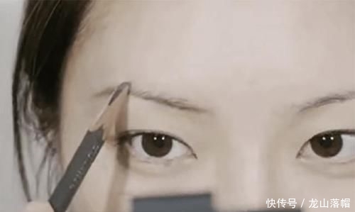  「过时」韩式一字眉过时了！2020年眉毛流行新趋势，不要太高级
