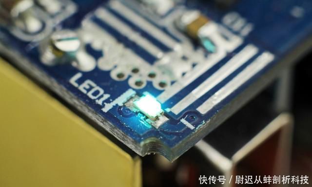  『多快充协议双口充电』销量近百万秘密是什么？倍思65W氮化镓充电器拆解一探究竟