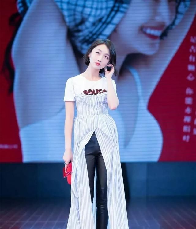  【时髦】外套+裙子,今春很多时髦精都喜欢这样穿,好看爆了!