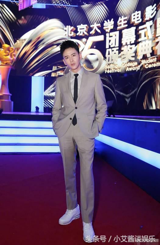 《如懿传》中的颜值担当是李玉，网友：戏里戏外都是进忠比较帅！