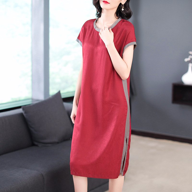 小姨太惊艳!这样穿去旅游,身材前凸后翘,简直让人“大饱眼福”