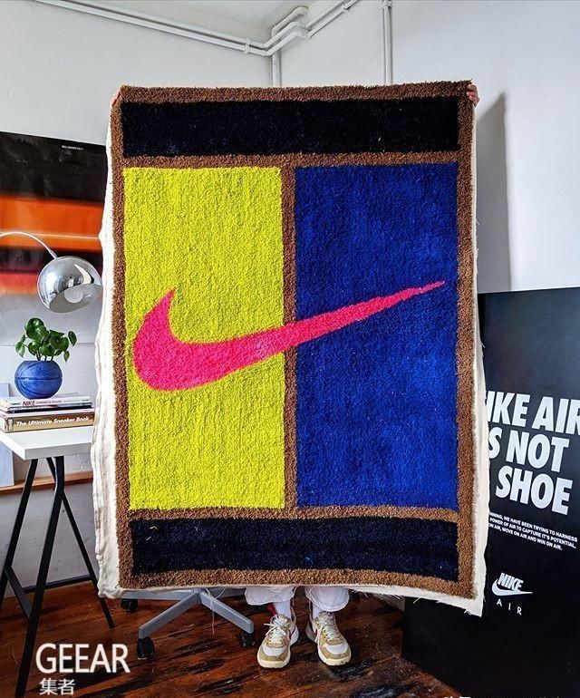  Nike@这款超大号Nike袜子地毯还未发售，就让Swoosh粉热捧
