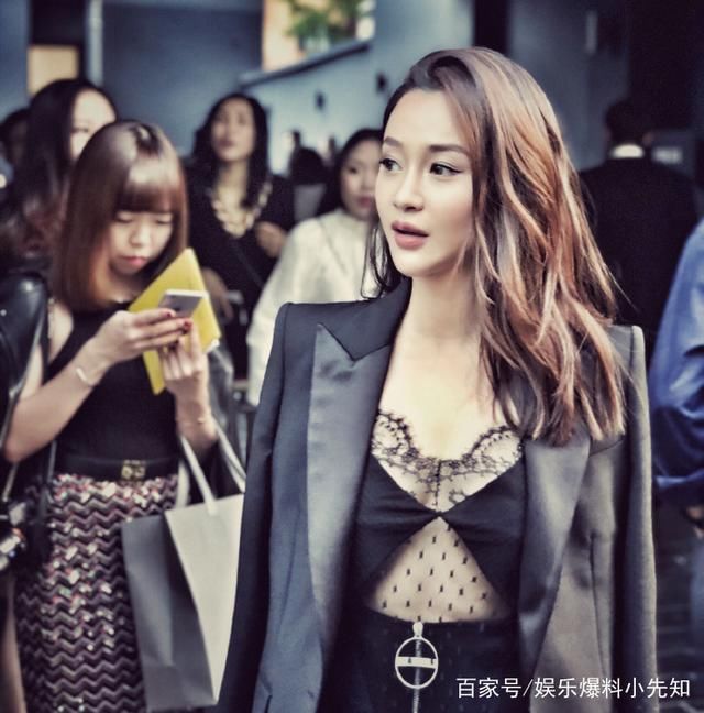 吴秀波事件不断，圈内好友无人帮他发声，疑似这位童星为其辟谣