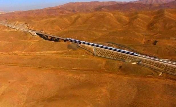  时间：沙特高难度高铁出资600亿无人敢接，中国花十年时间成功攻