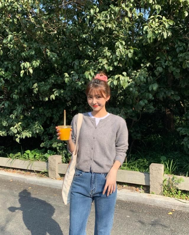 『色彩』谁还不是个“糖果”女孩!学会这些甜美穿搭,减龄时髦又乖巧