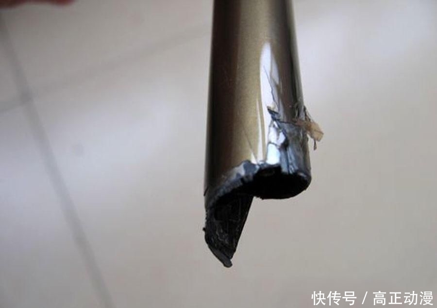  【生活费】鱼跑了, 杆也断了, 钓鱼人半个月的生活费没了