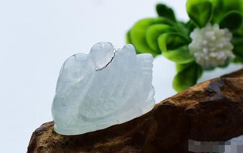 世界上最“昂贵”的河流,河里的东西比黄金还贵,普通人却无法靠