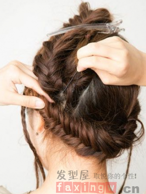韩式发髻编发图解 简约优雅更显大气