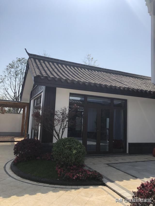 都说农村盖不了这栋别墅?新中式带院子自建房，你看你可以盖吗?