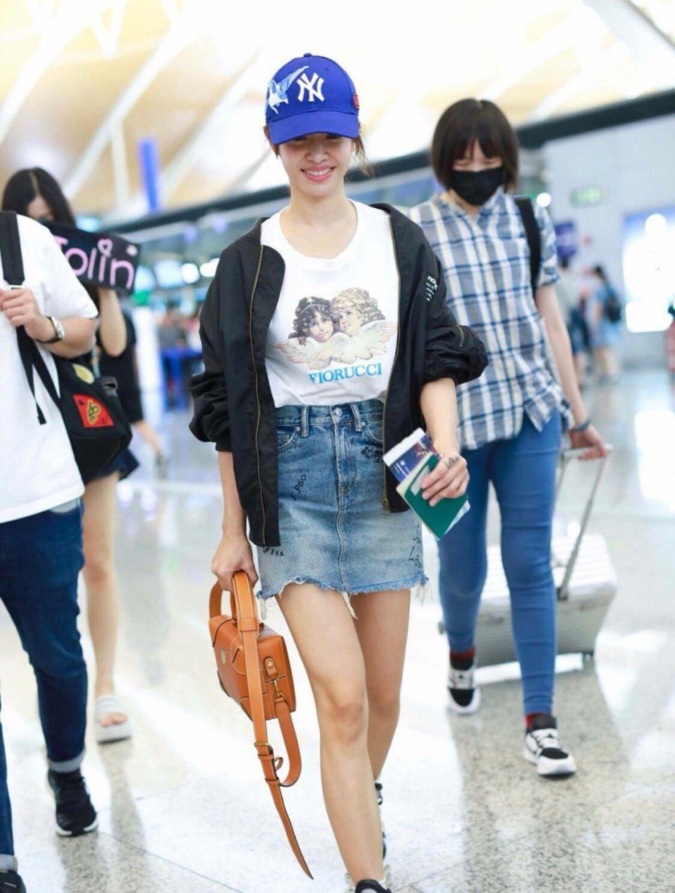 千万别学蔡依林穿这种裤子，明明身高就不够，穿出了小短腿的感觉