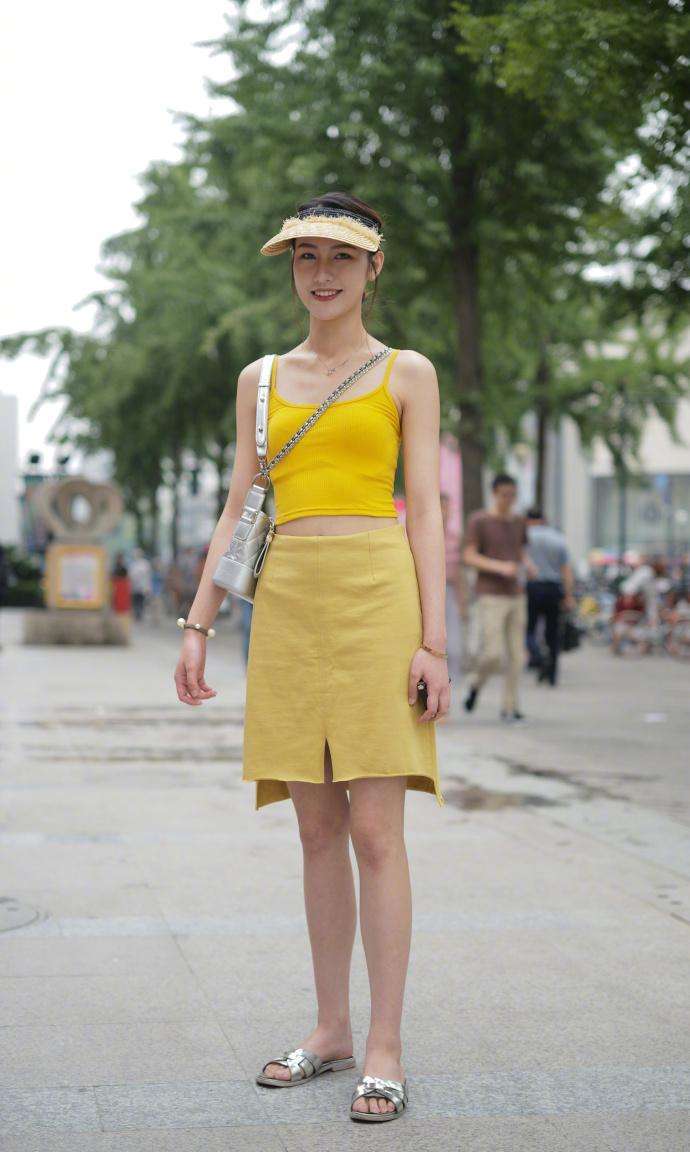 杭州街拍, 时尚的搭配更能点缀你的美!