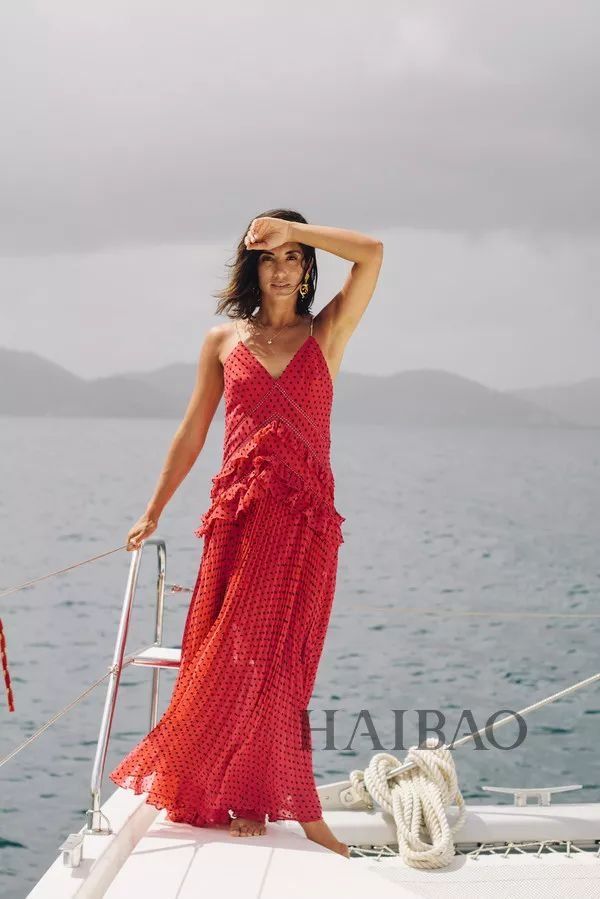 都说波点裙太土味，明明《中餐厅2》里的赵薇穿得很仙美啊!