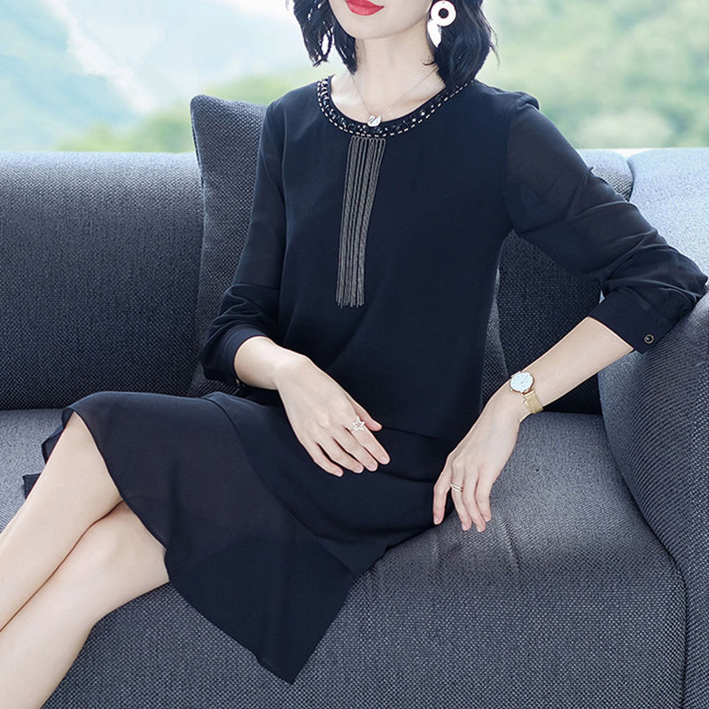 9月秋裙又火了，瞧下面70后这样穿，一款比一款好看，不火才怪