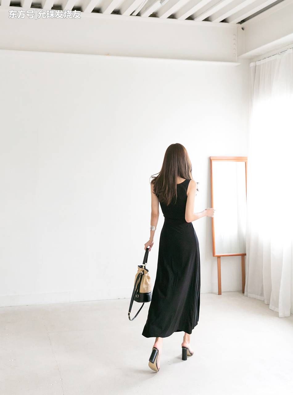 孙允珠纳米乌黑绸缎波西米亚裙