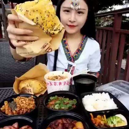 快手红人大胃王猫妹妹有一千多万粉丝直接背叛