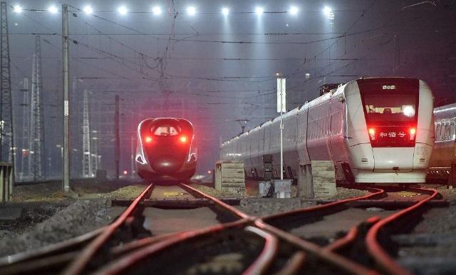 中国高铁让世界为之惊叹, 外国网友: 世界上没有别的国家能做到