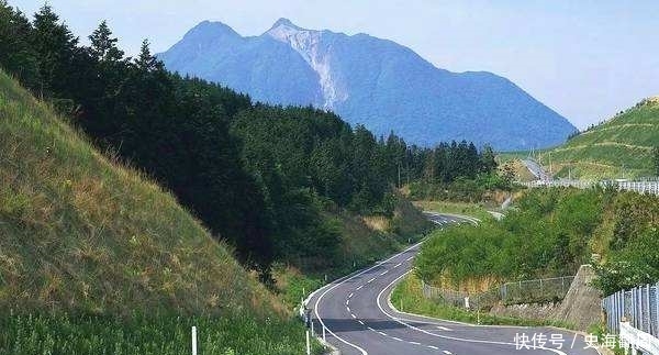 中国最长的世界级高速，全长1800多公里，沿途风景比5A级景区还美