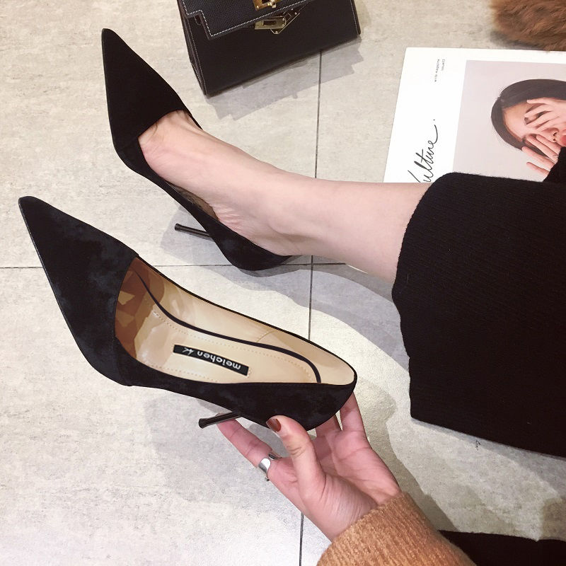 女人多穿这样又高又细的高跟鞋，上脚实在是太美了，而且还不贵