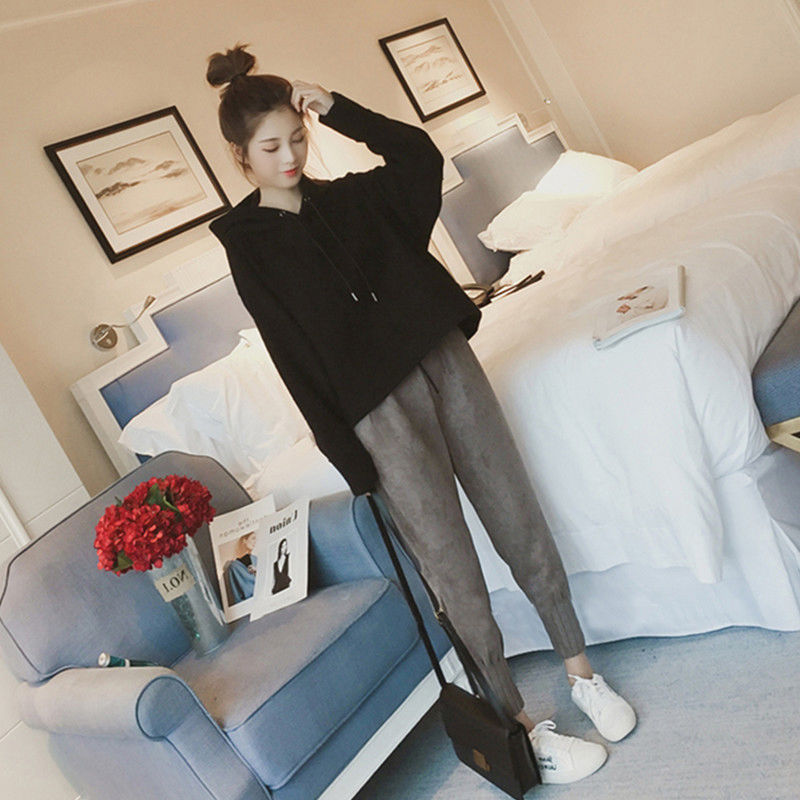 女人别傻傻打底裤配大衣，今秋流行的套装太漂亮了!多胖穿都好看