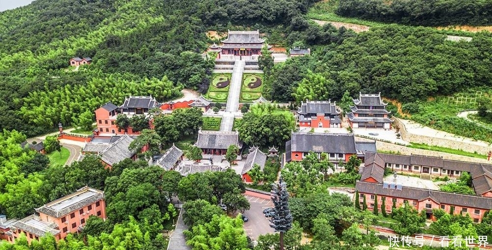  「圣地」茅山没有奇门异术，不过却真是道教圣地，现实的茅山在