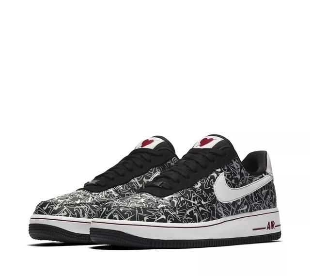 #Nike#球鞋丨有情人节内味了,Nike SWOOSH 击穿你的心